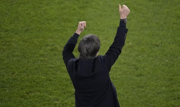 世界杯高清直播-德国队中场如何4选3：拿掉克罗斯or基米希回右闸？