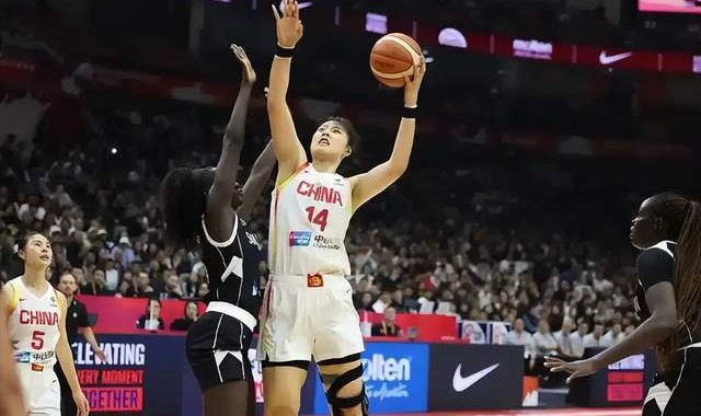 世界杯手机直播-险胜非洲鱼腩，李月汝为何含泪哽咽？原因找到了，宫鲁鸣会改变吗