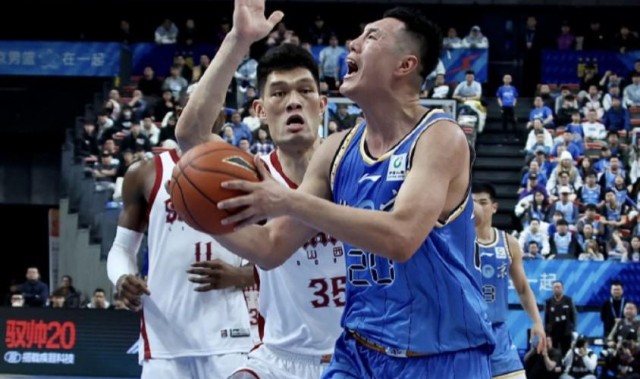 翟晓川：面对困难需要每个人的无私和牺牲，我们定会团结一致渡过