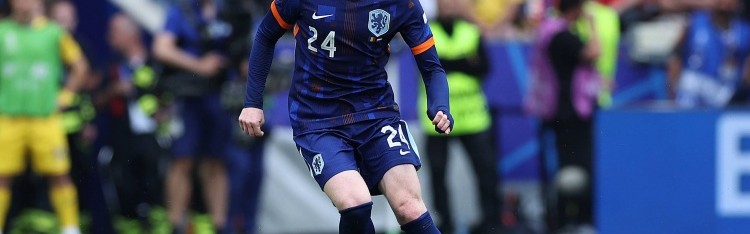 世界杯手机直播-埃因霍温官方：中场斯豪滕遭遇十字韧带损伤的伤病，需要接受手术