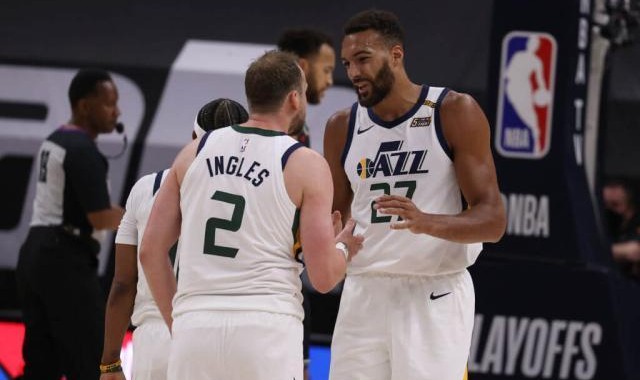 米球缺阵全队错愕 全员三分哑火爵士进攻支离破碎