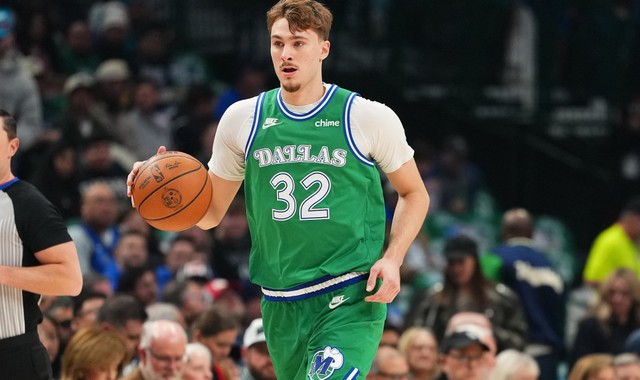 世界杯官方平台-独行侠vs马刺前瞻：弗拉格再战文班亚马，马刺背靠背作战遇考验