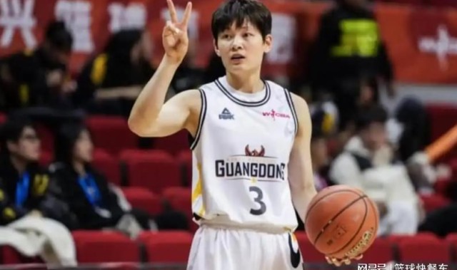 世界杯手机直播-惨遭15分大逆转！女篮霸主加时3分惜败：杨力维空砍14分3板4助！